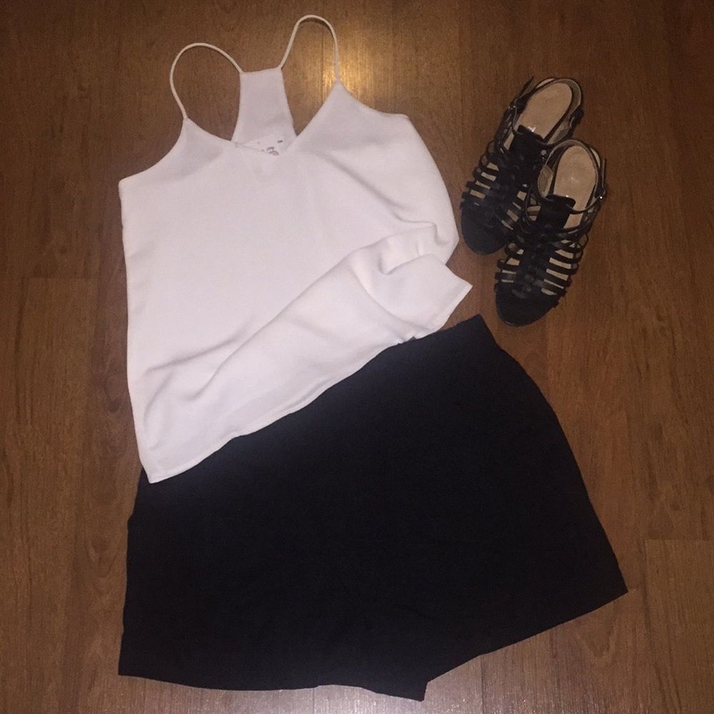NWT! Black Linen Shorts (Large)